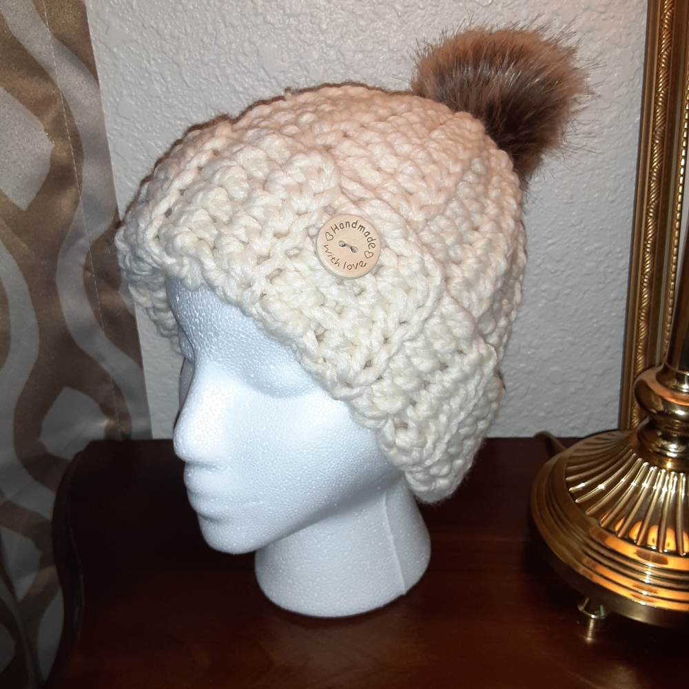 Crochet Chunky Beanie w Pompom